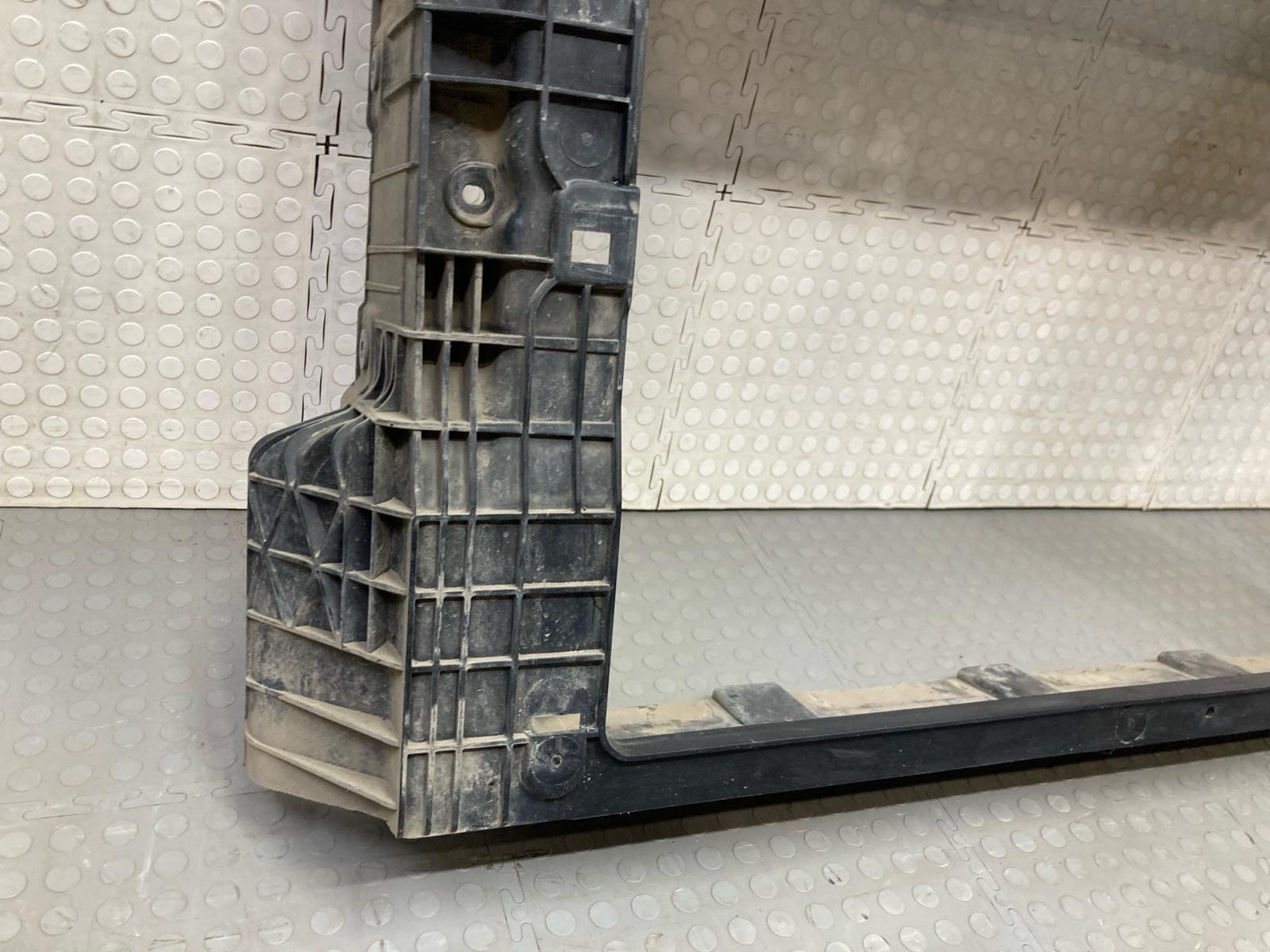 Панель передняя телевизор Volkswagen Polo MK6 Панель передняя телевизор Volkswagen Polo MK6