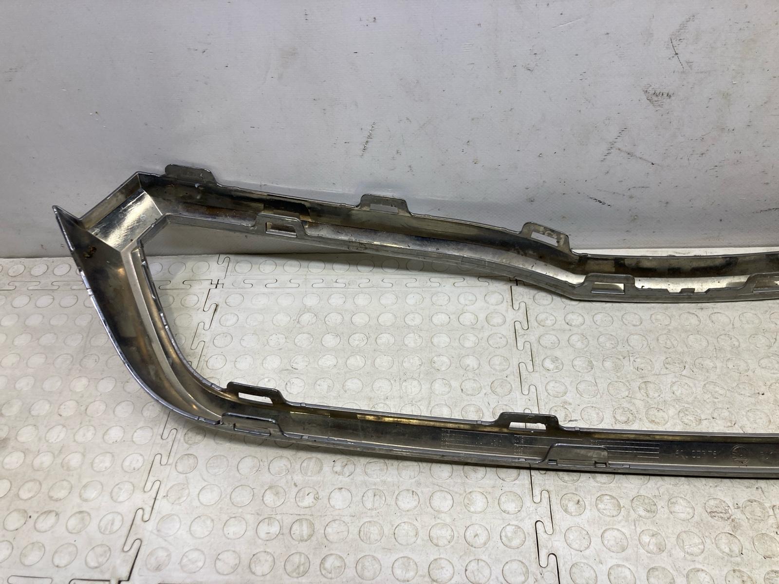 Молдинг решетки радиатора Rapid 2019-