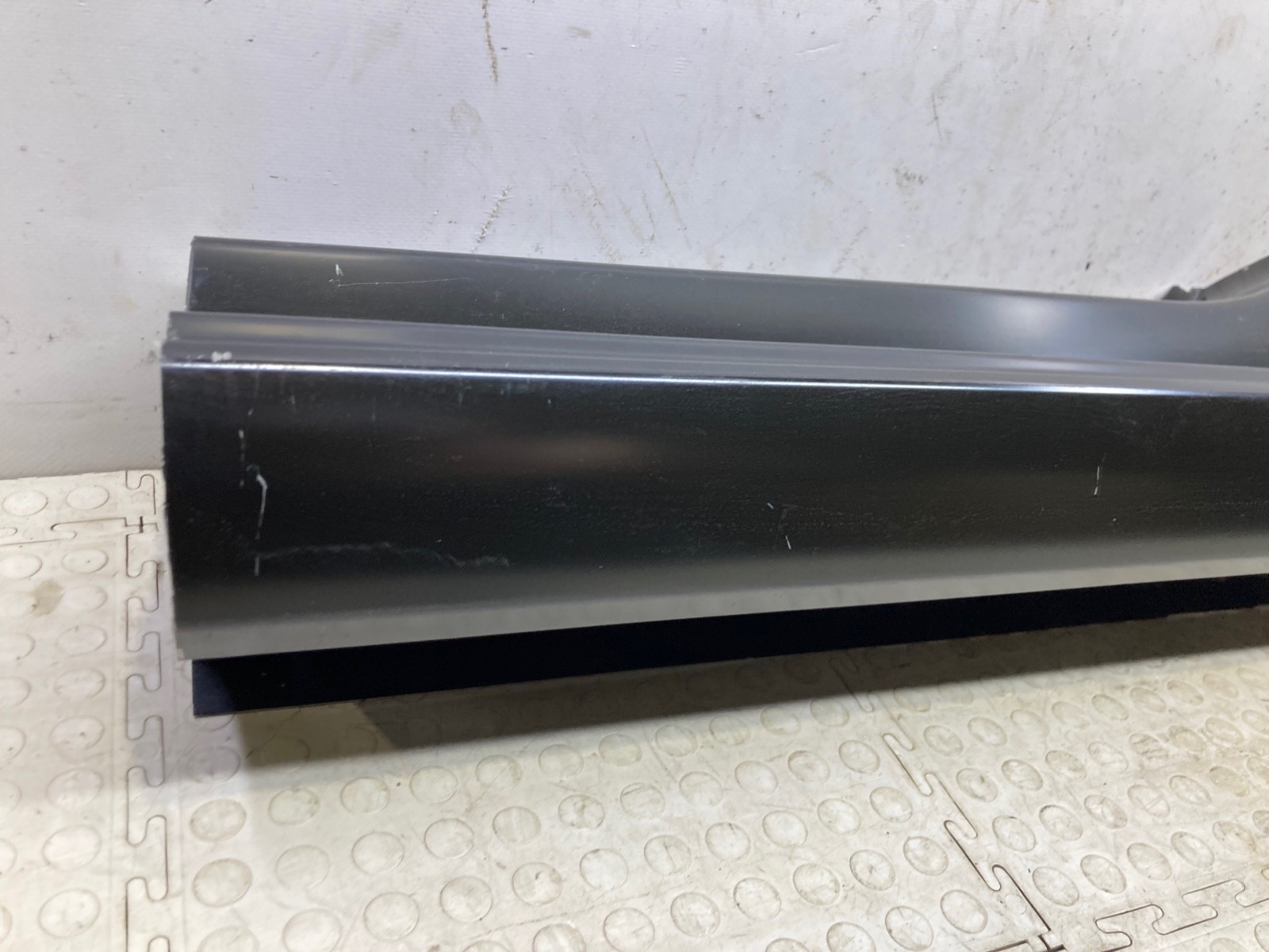 Порог передний правый Rapid 2012-