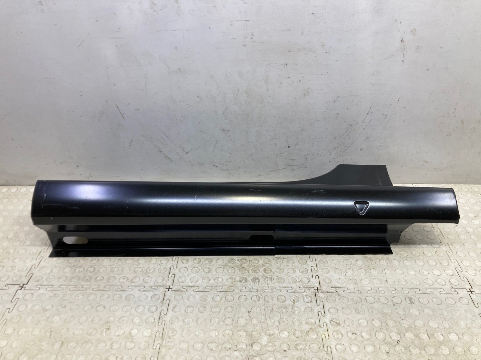 Порог передний правый Rapid 2012-