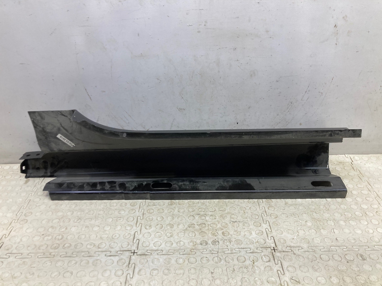 Порог передний правый Rapid 2012-