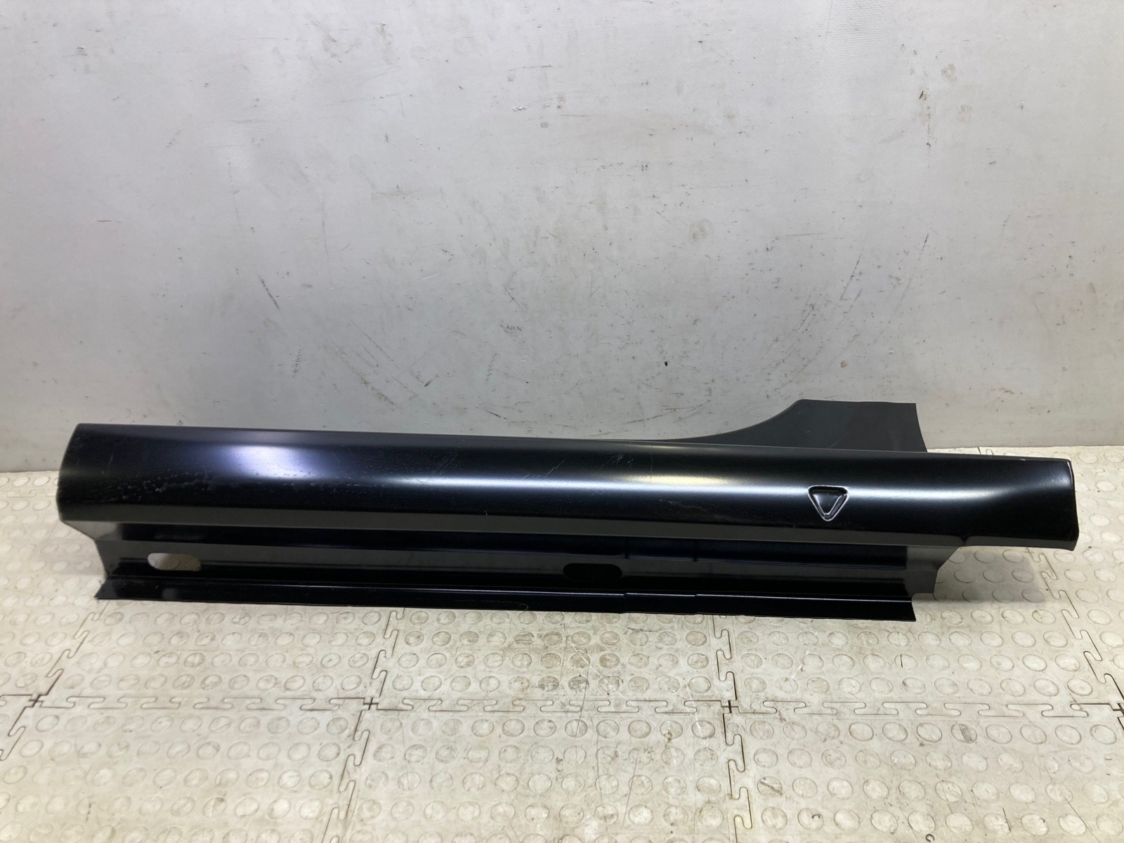 Порог передний правый Rapid 2012-