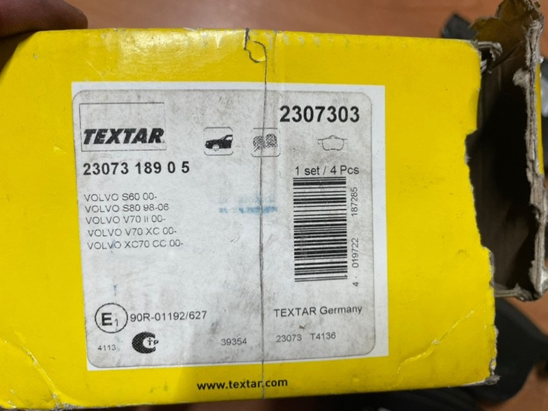 Тормозные колодки передние S60/S80/V70/XC70 2000-2009 RS/TS/SW/SZ