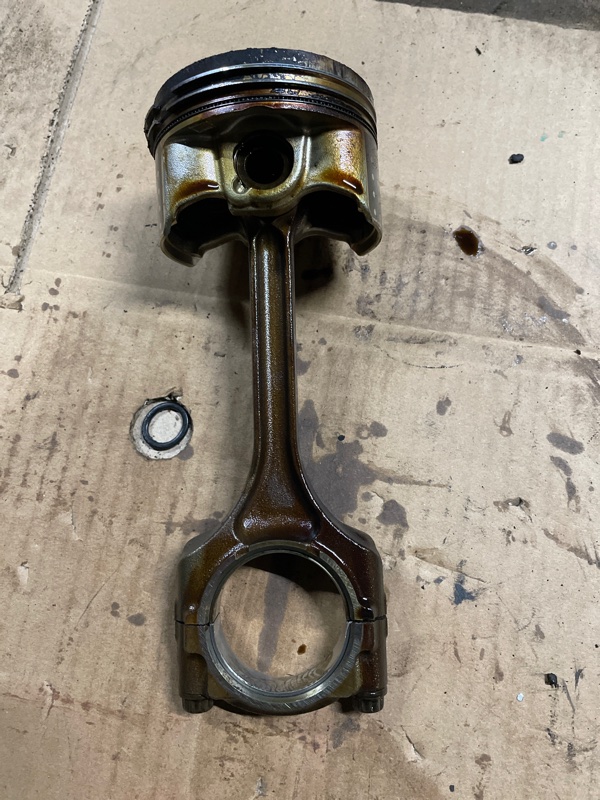 Поршень с шатуном HONDA STEPWGN RK5 R20A