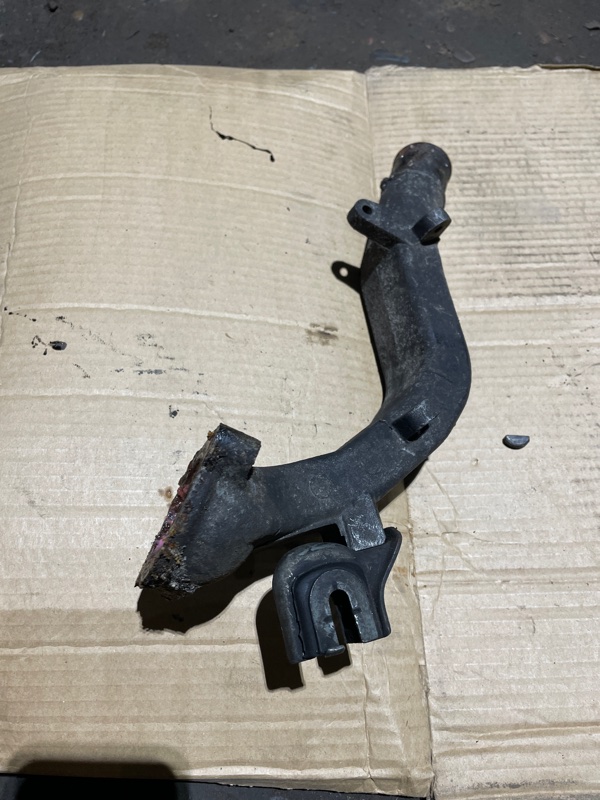 Патрубок системы охлаждения TOYOTA ESTIMA EMINA 1995 CXR20G 3C-TE 1632164070 Б/У