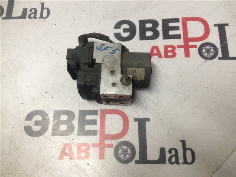 Блок abs Subaru Forester SF5 EJ205 2001