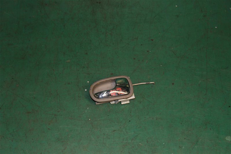 Ручка двери внутренняя Mazda Capella GF8P FPDE 2001 задняя правая