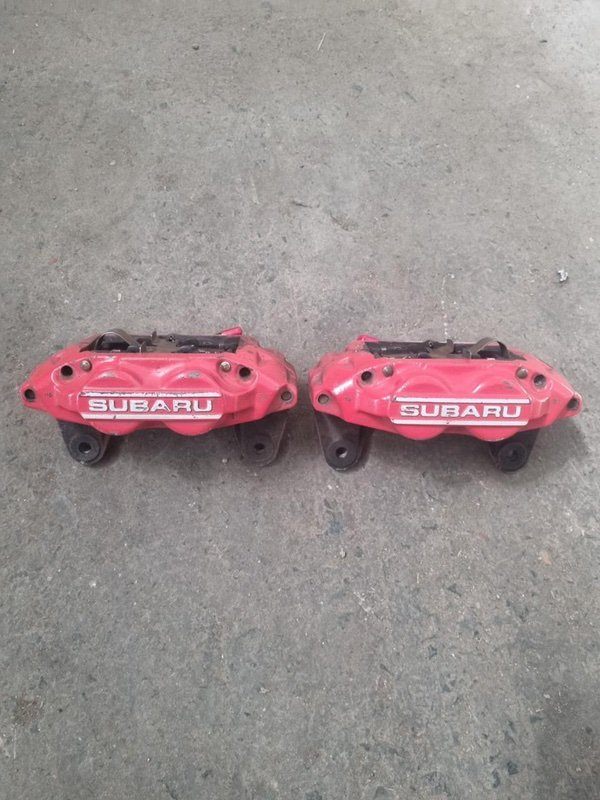 Суппорт Subaru Impreza GC8 EJ20K 2000 передний (б/у)