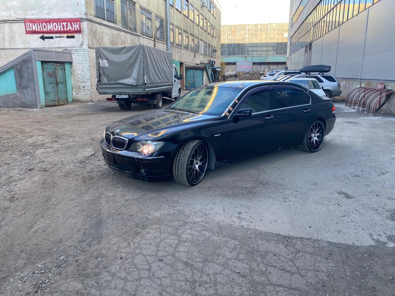 Автомобиль BMW 7 Series 750i E66 N62B48B 07.2007 года в разбор