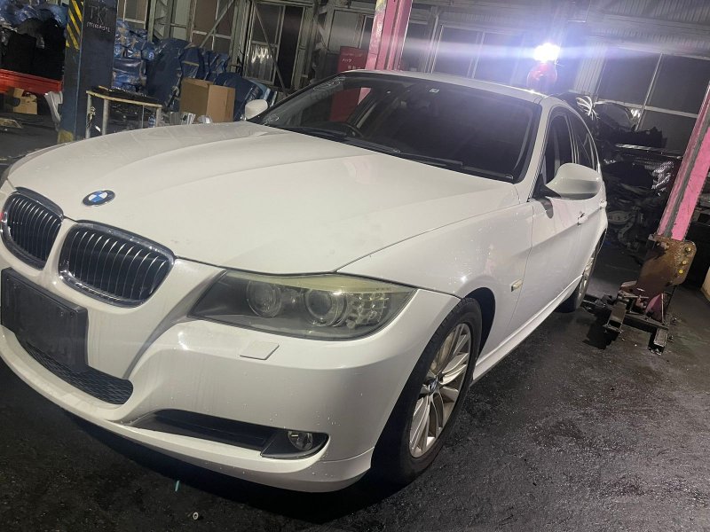 Автомобиль BMW 3-Series 325i E90 N53B30A 05.2010 года в разбор