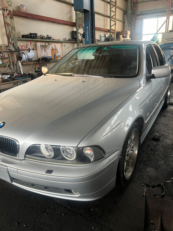 Автомобиль BMW 5 series 530i E39 M54B30 306S3 2001 года в разбор