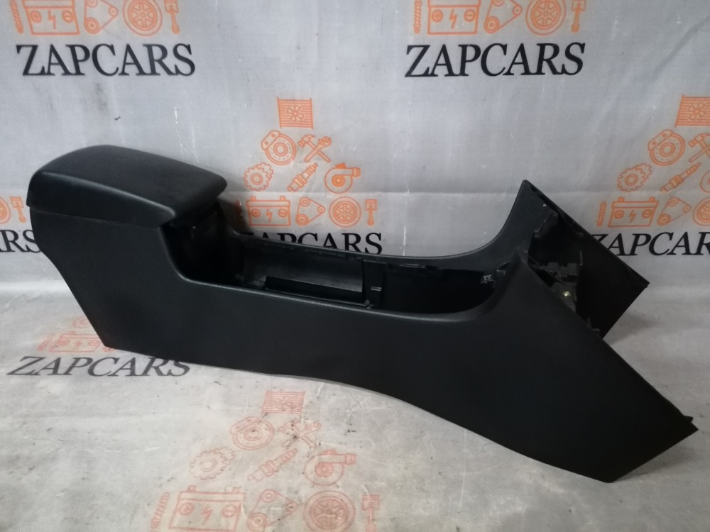Подлокотник Mazda 3 BK (б/у) Подлокотник Mazda 3 BK (б/у)