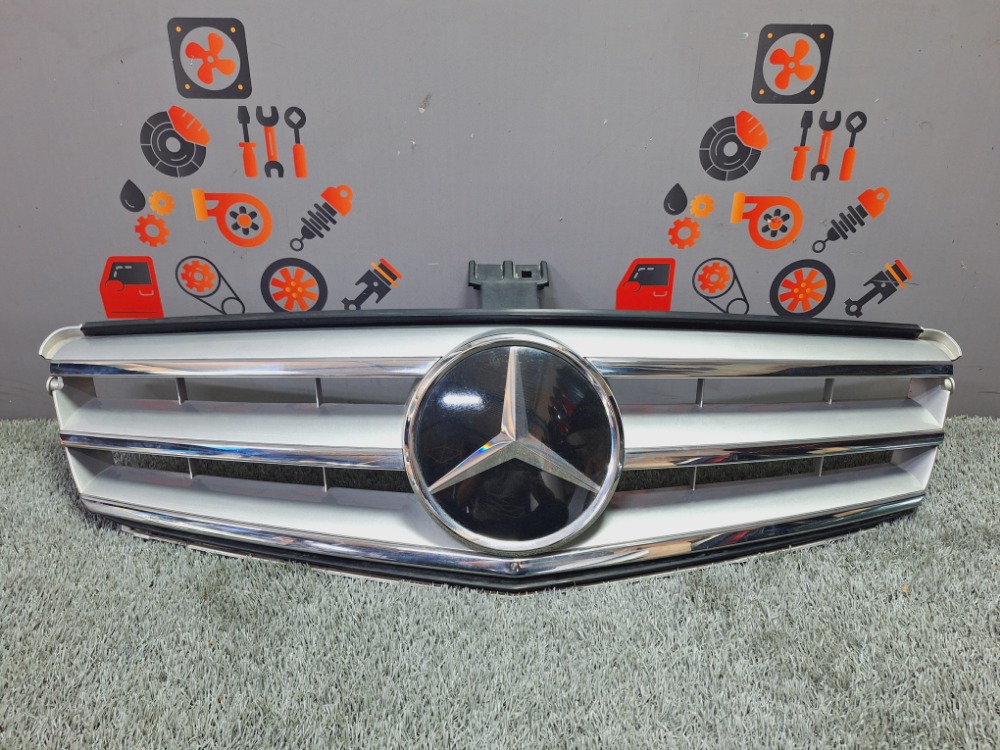 Решетка радиатора Mercedes-Benz C W204 A2048801983 контрактная