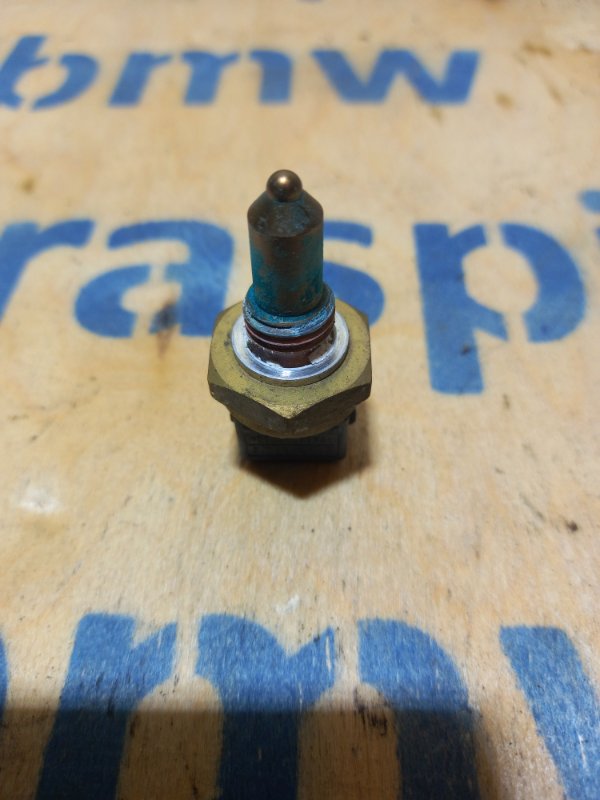 Датчик температуры охлаждающей жидкости/масла BMW 3-series F30 N20B20A 13621433076 контрактная