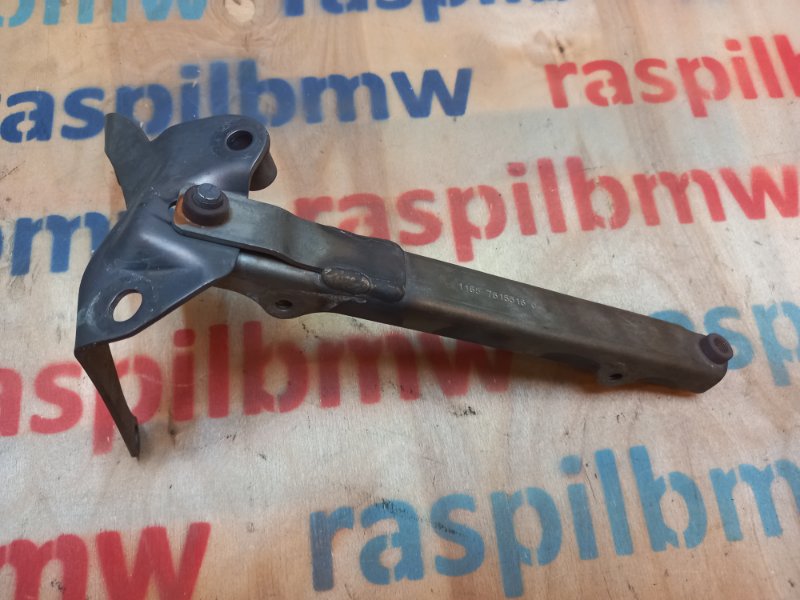 Кронштейн выхлопа BMW 2013 N13B16 11657615516 контрактная