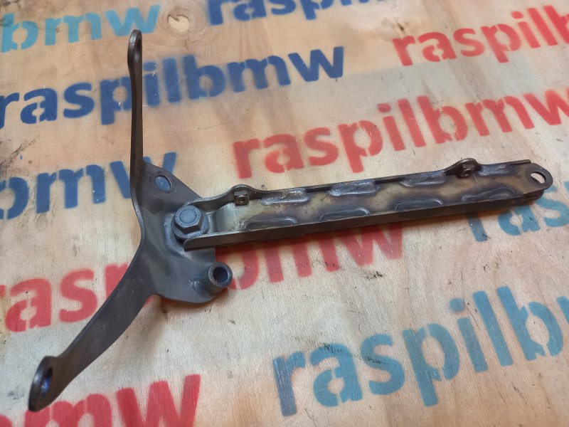 Кронштейн выхлопа 2013 N13B16