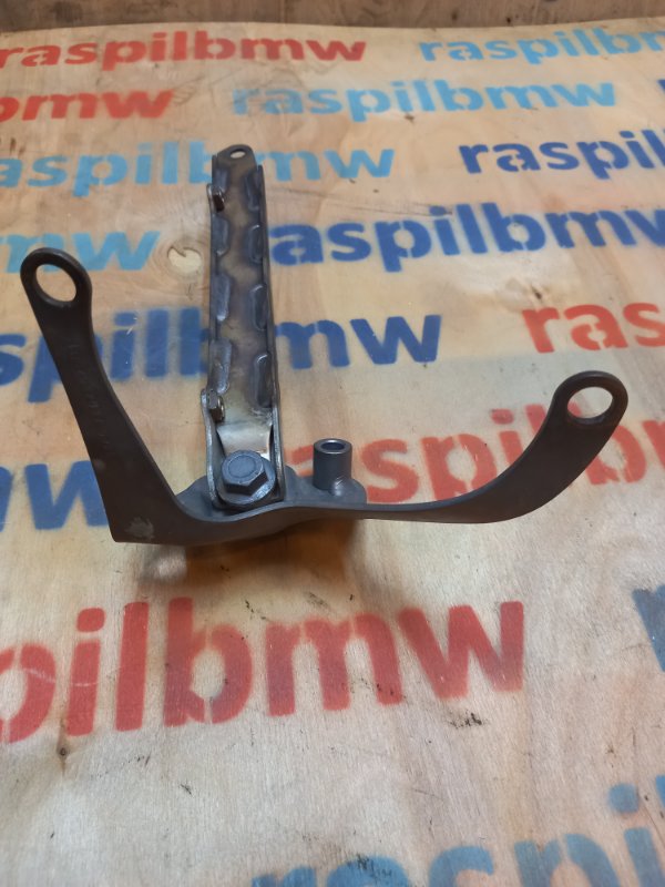 Кронштейн выхлопа BMW N13B16