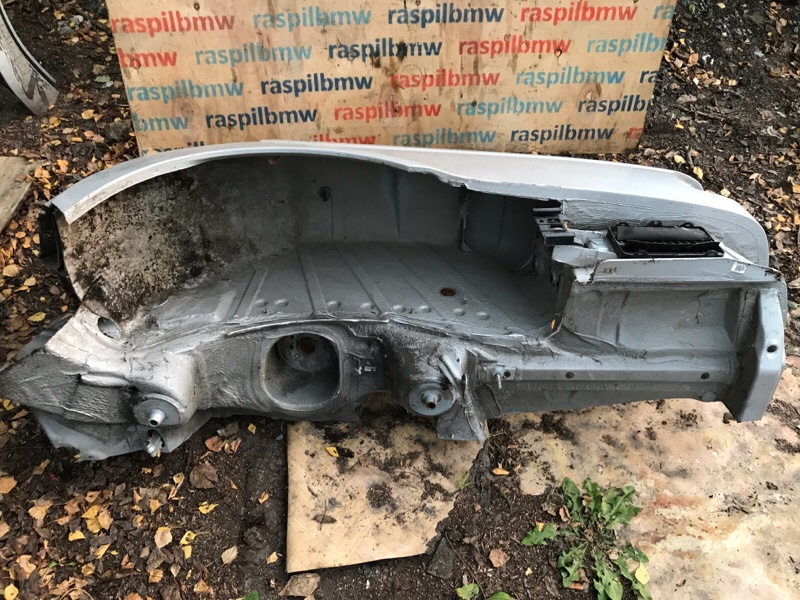 Крыло заднее левое 5-series 2001 E39 M54B30 Крыло заднее левое 5-series 2001 E39 M54B30