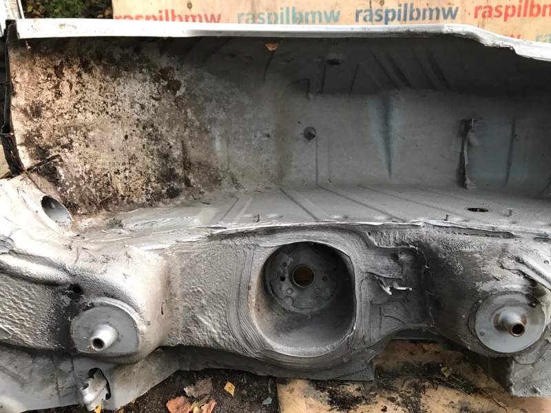 Крыло заднее левое 5-series 2001 E39 M54B30 Крыло заднее левое 5-series 2001 E39 M54B30