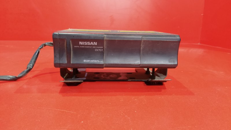 Cd-чейнджер Nissan Elgrand ALWE50 VG33E 1997 (б/у)