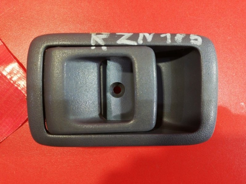 Ручка двери внутренняя Toyota Hilux Surf RZN185 3RZ-FE 1995 задняя правая (б/у)