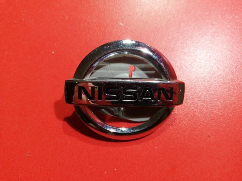Эмблема Nissan X-Trail NT31 MR20DE 2007 (б/у)
