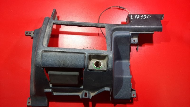Консоль магнитофона Toyota Hilux Surf KDN185 3RZ-FE 1995 (б/у)