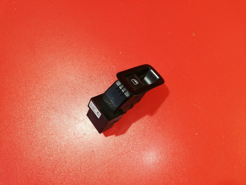 Кнопка стеклоподъёмника Volkswagen Polo 602 CFNA 2013 (б/у)
