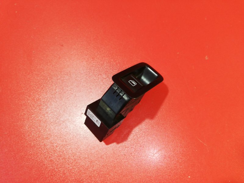 Кнопка стеклоподъёмника Volkswagen Polo 602 CFNA 2013 (б/у)