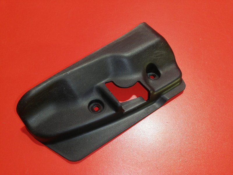 Накладка ручки открвания лючка топливного бака Nissan Pathfinder R50 VQ35DE 2001 задняя левая (б/у)