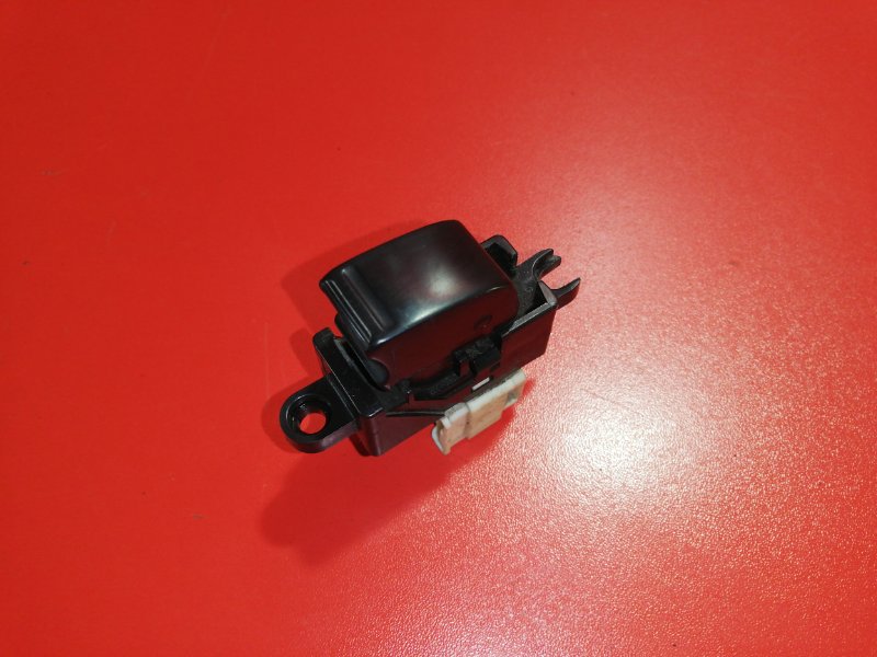 Кнопка стеклоподъёмника Nissan Pathfinder R50 VQ35DE 2001 задняя левая (б/у)