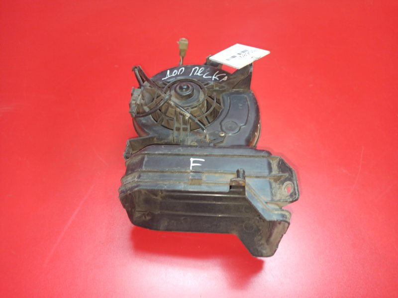 Мотор печки Toyota Hilux Surf KZN130 1KZ-TE 1989 задний (б/у)
