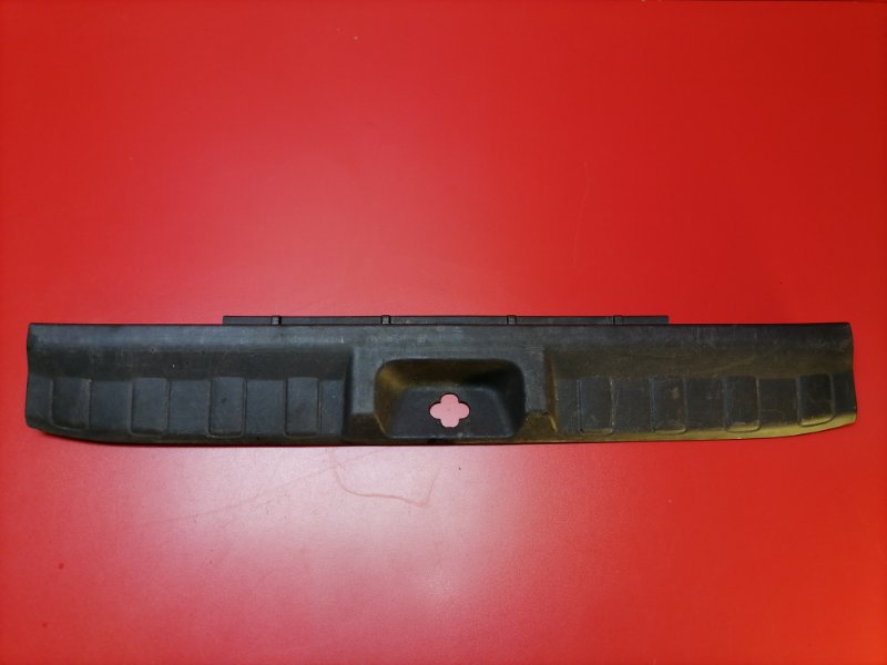 Накладка замка багажника Nissan Pathfinder R51 YD25DDTI 2007 (б/у)