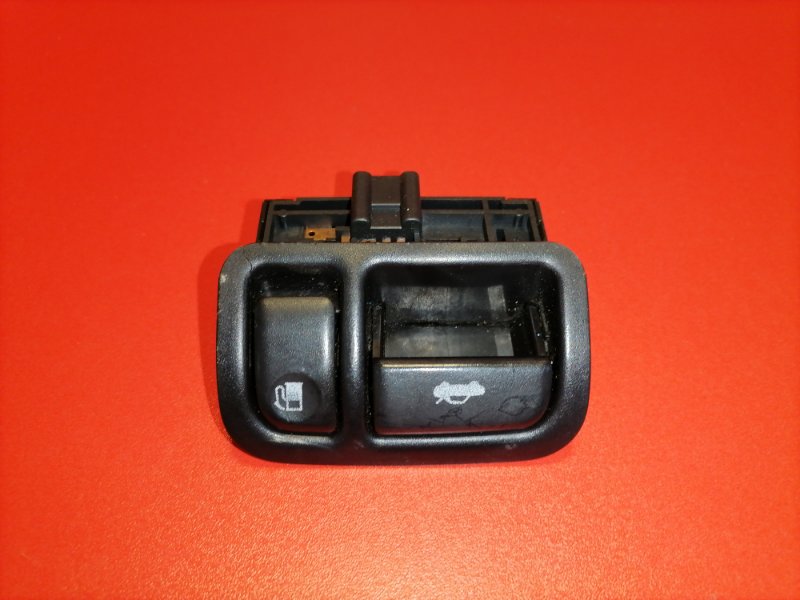 Кнопка открывания багажника Nissan Teana J31 QR20DE 2003 (б/у)