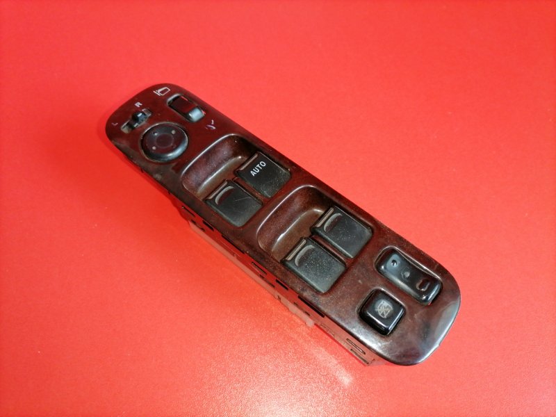 Блок управления стеклоподъемниками Suzuki Grand Escudo TX92W H27A 2003 правый (б/у)