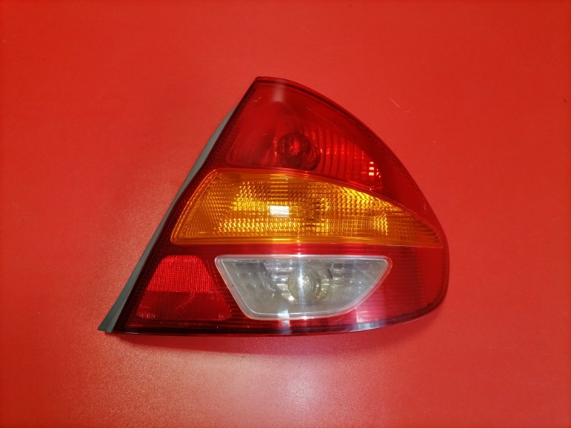 Фонарь Toyota Prius NHW10 1NZ-FXE 1999 задний правый (б/у)