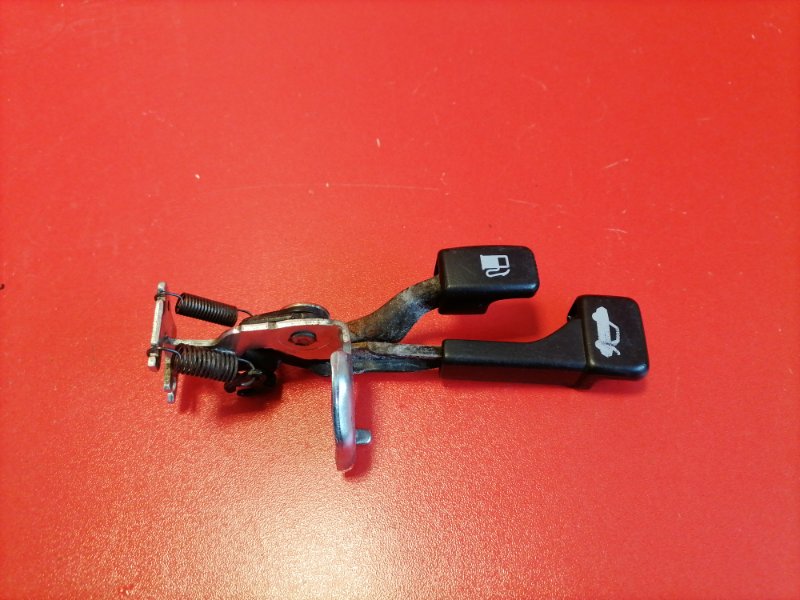 Ручка открытия багажника и лючка бака Mitsubishi Lancer CS3A 4G18 2006 (б/у)