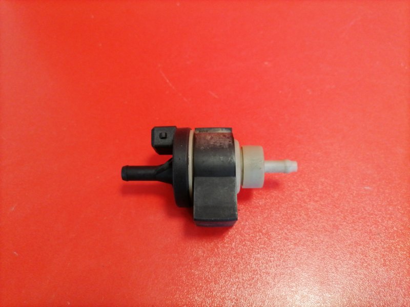 Клапан вентиляции топливного бака Chevrolet Aveo T250 B12D1 2010 (б/у)