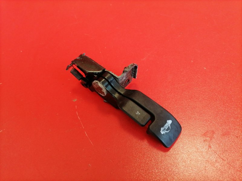 Ручка открытия багажника и лючка бака Nissan Sunny FB15 QG15DE 1999 (б/у)