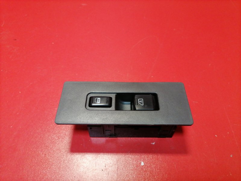 Кнопка стеклоподъёмника Infiniti Qx56 JA60 VK56DE 2005 передняя правая (б/у)