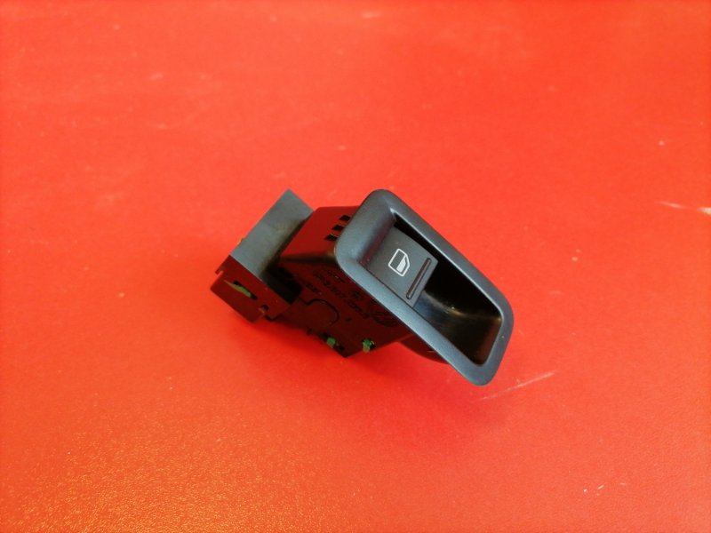 Кнопка стеклоподъёмника Volkswagen Polo 612 CFNA 2012 задняя (б/у)