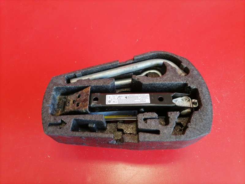 Ящик для инструментов Volkswagen Polo 612 CFNA 2012 (б/у)