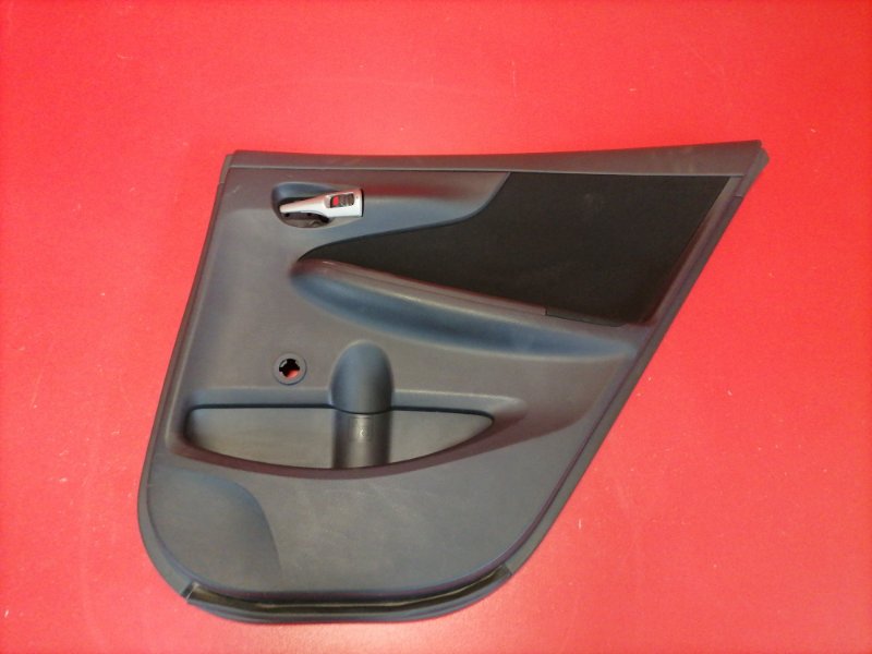 Обшивка двери Toyota Corolla ZRE151 1ZR-FE 2006 задняя правая (б/у)