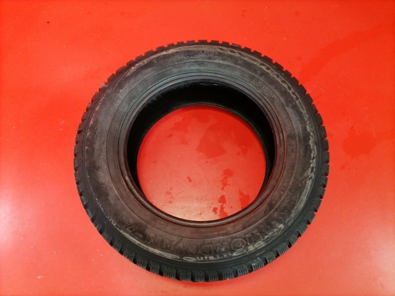 Шина шипованная 215/65R16 Nokian Nordman 4