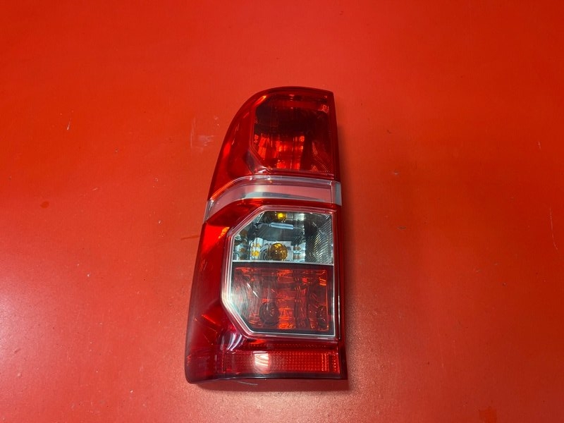 Фонарь Toyota Hilux KUN25L 2KD-FTV 2012 задний левый (б/у)