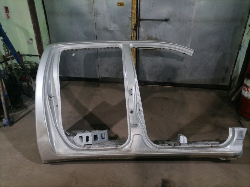 Порог кузова Toyota Hilux KUN25L 2KD-FTV 2012 правый (б/у)