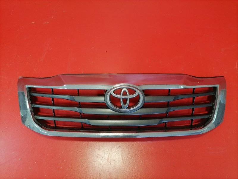 Решетка радиатора Toyota Hilux KUN25L 2KD-FTV 2012 (б/у)