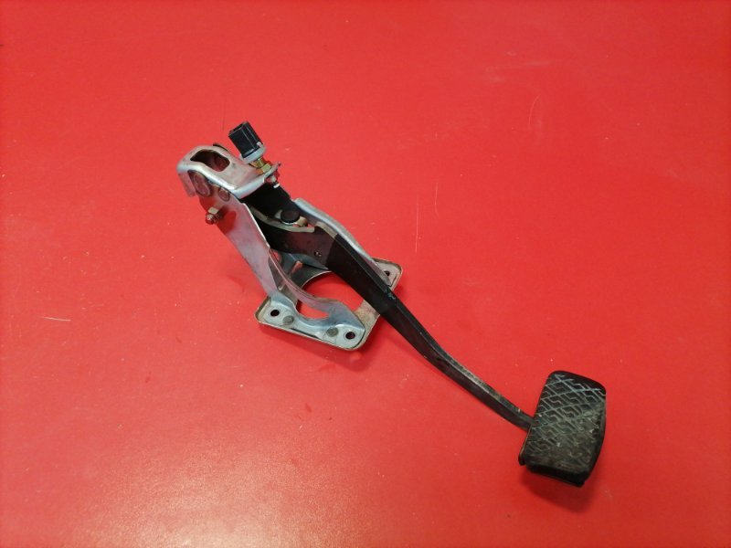 Педаль тормоза Toyota Corolla Spacio AE111N 4A-FE 2000 (б/у)