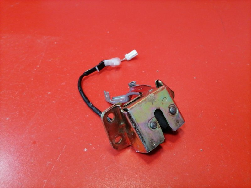 Замок багажника Toyota Corolla Spacio AE111N 4A-FE 2000 (б/у)