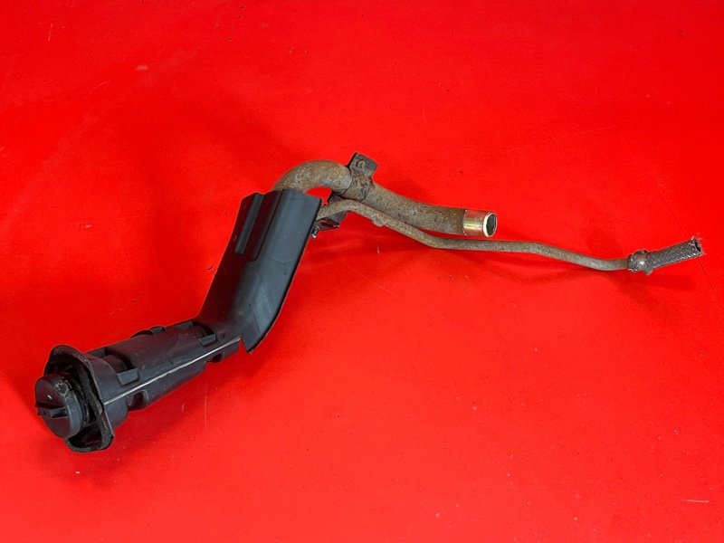 Горловина топливного бака Toyota Corolla Spacio AE111N 4A-FE 2000 (б/у)